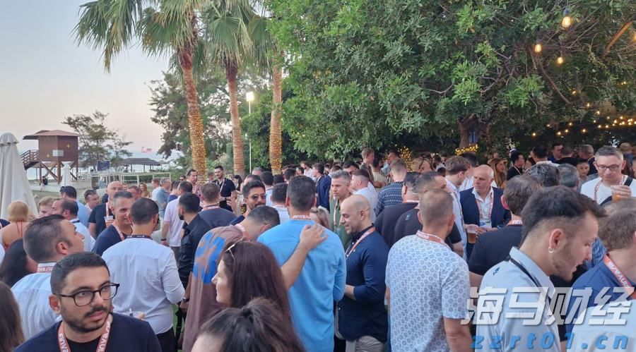 解锁新市场!梅州观赏鱼 “游” 进马来西亚